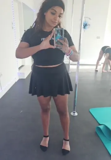 April after her Simple Online Pharmacy weight loss journey